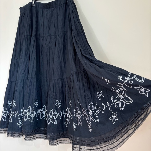 Liz & Me Boho Black White Crinkle Cotton Embroidery Floral Tiered A-line skirt - Picture 6 of 16